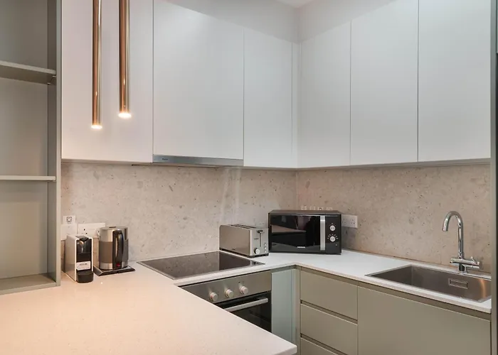 Phaedrus Living Tsimintia Retreat *